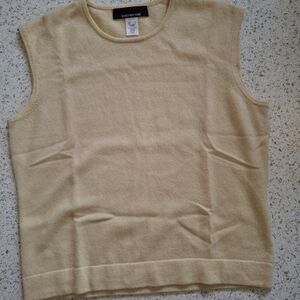 Jones New York Short Yellow sleeve 100% Cashmere